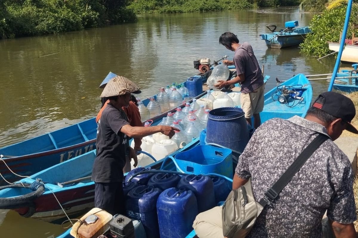 Delapan Desa di Cilacap Alami Krisis Air Bersih, BPBD Distribusikan 24 Tangki Air