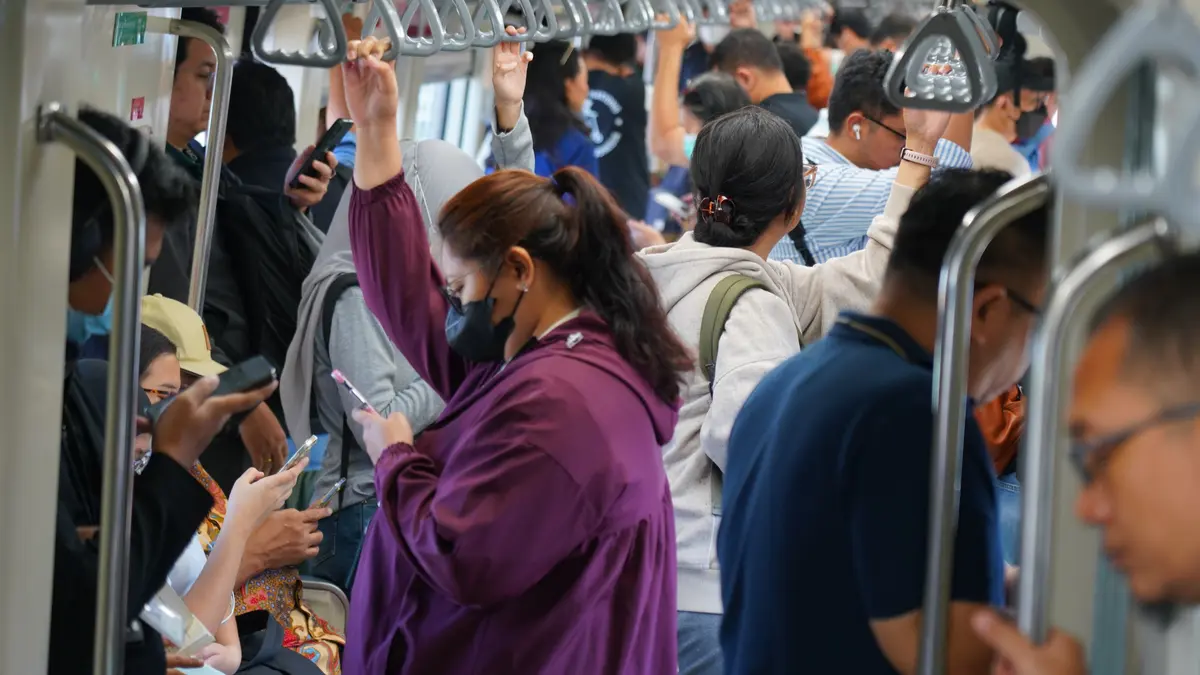 Penumpang LRT Jabodebek Naik 23 Persen, Capai 16 Juta pada Semester Pertama 2026