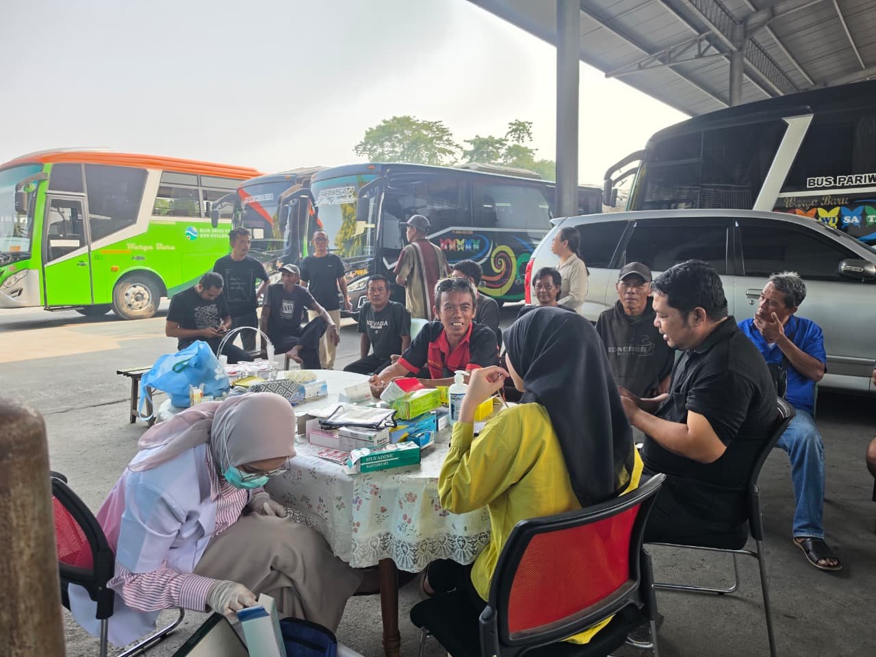 Jasa Raharja Karawang Berikan Layanan Cek Kesehatan Gratis bagi Pengemudi PO Warga Baru