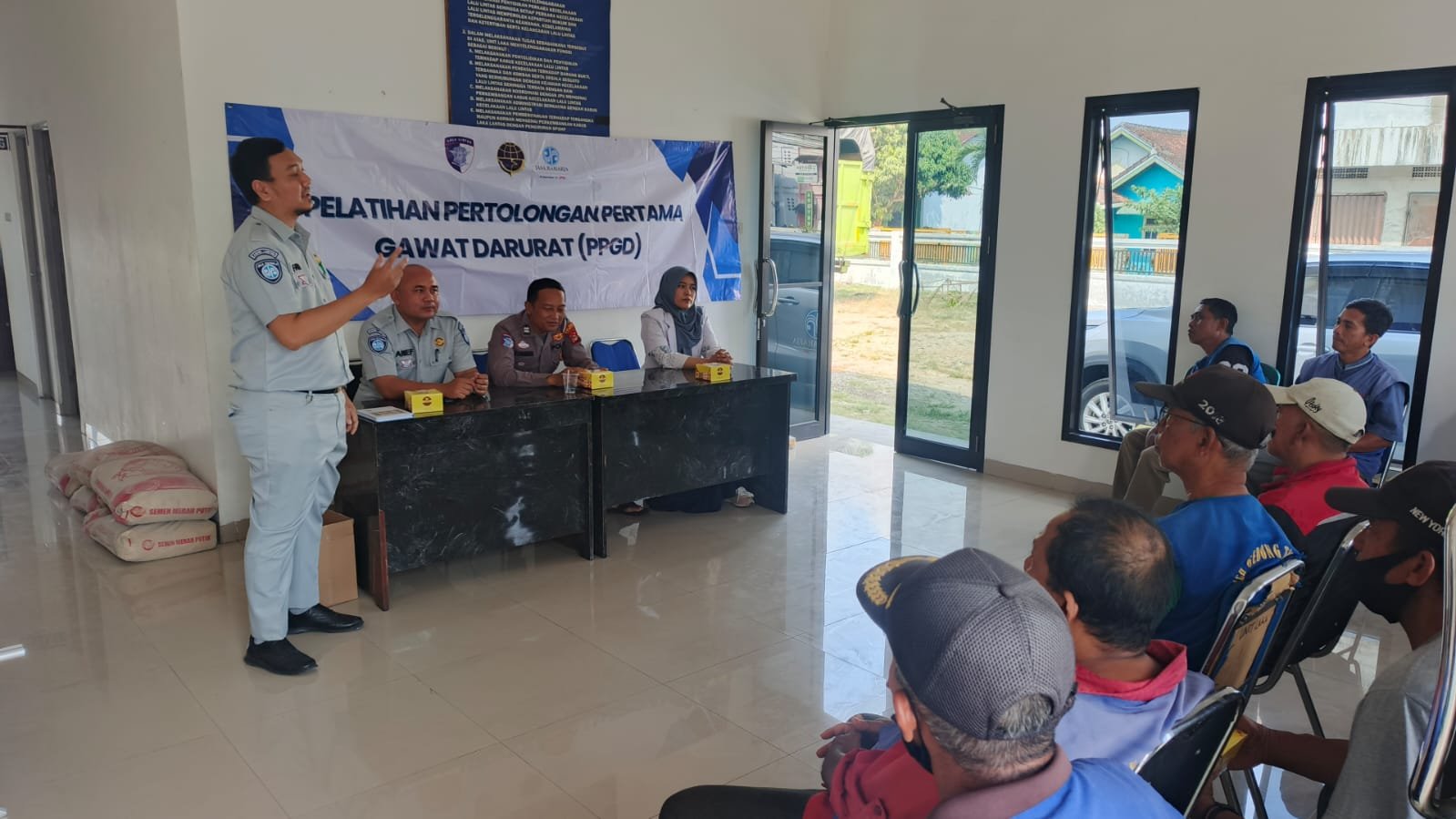 Jasa Raharja Bersama Satlantas Polres Pesawaran Gelar Edukasi Keselamatan bagi Persatuan Ojek Gedong Tataan