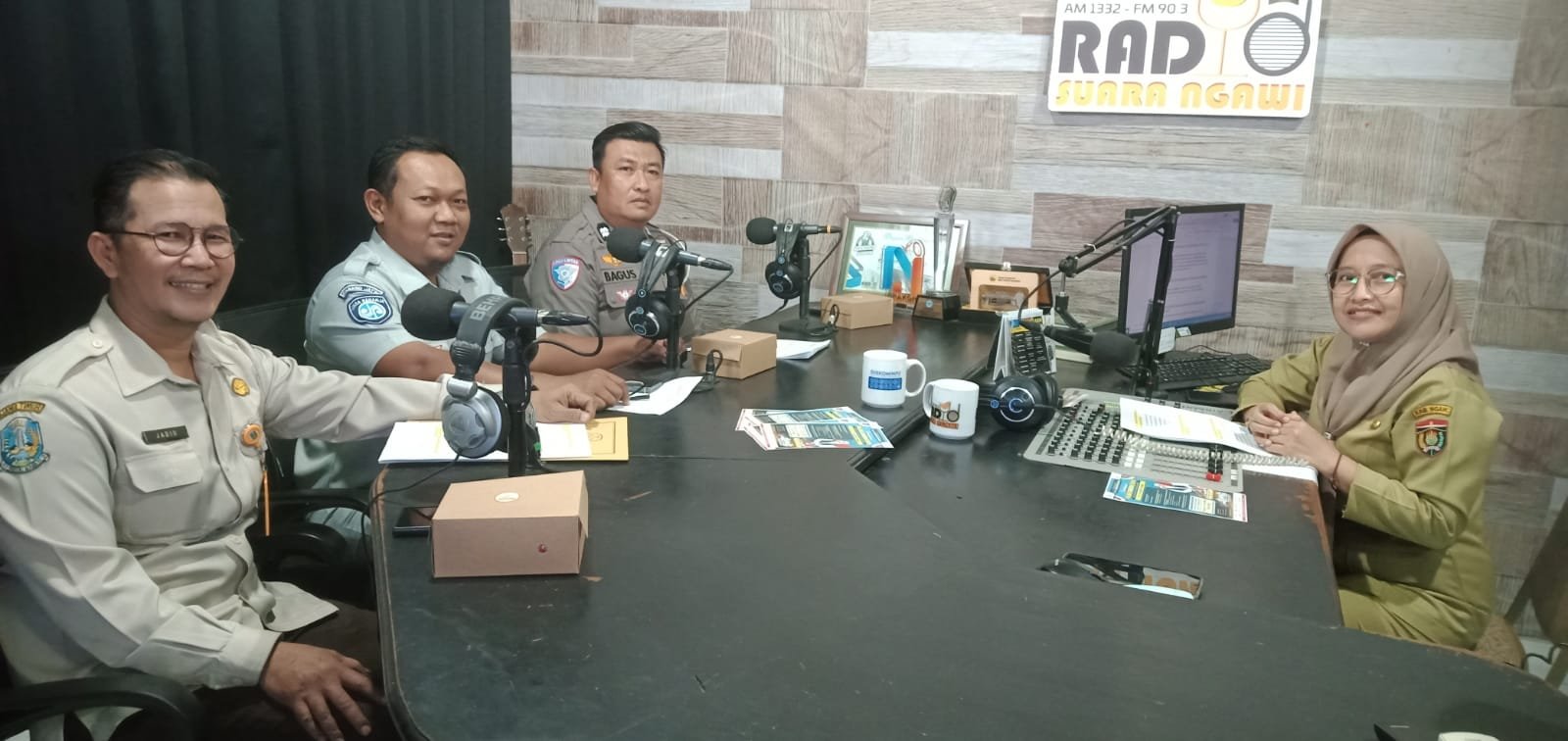 Jasa Raharja dan Tim Pembina Samsat Ngawi Perluas Sosialisasi Program Pembebasan Pajak Daerah Lewat Radio