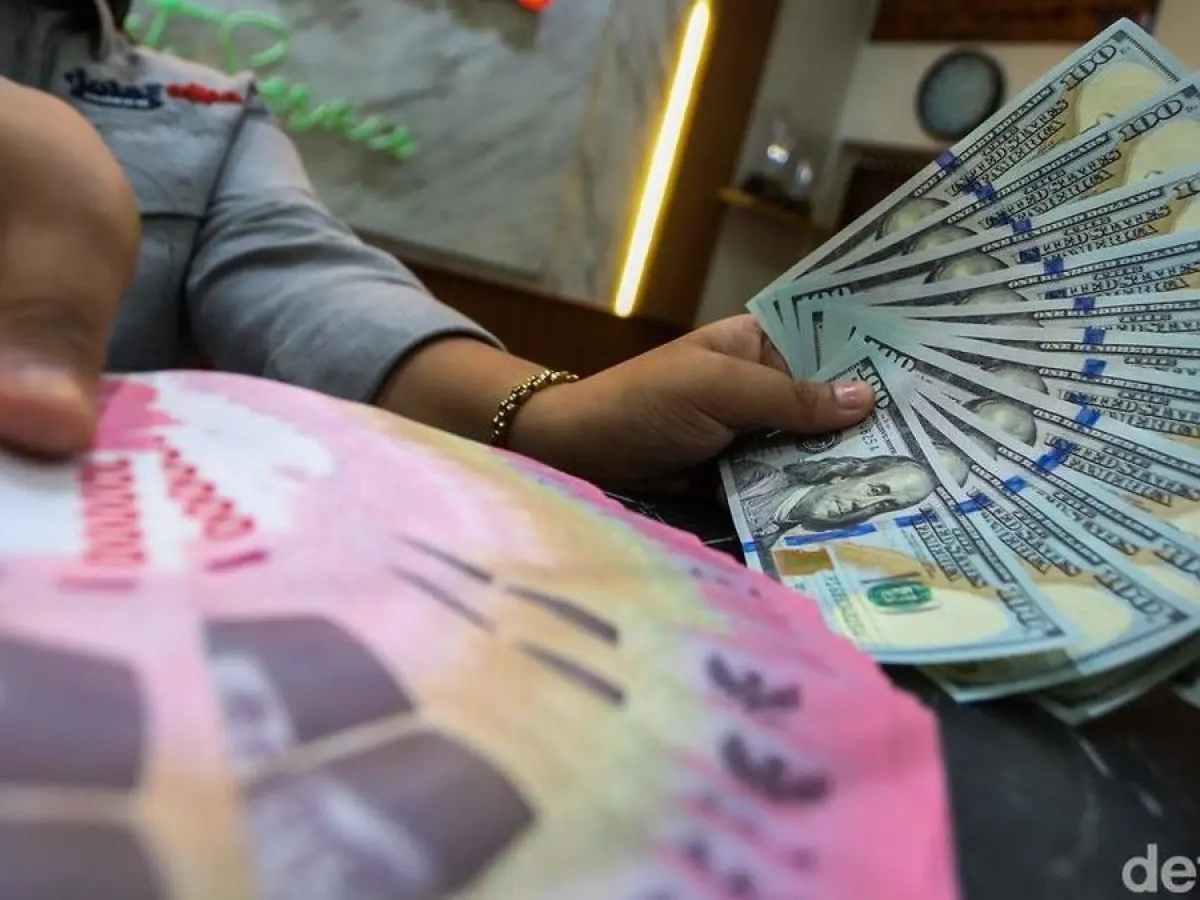 Nilai Tukar Rupiah Dibuka Menguat 55 Poin ke Level Rp17.972 per Dolar AS