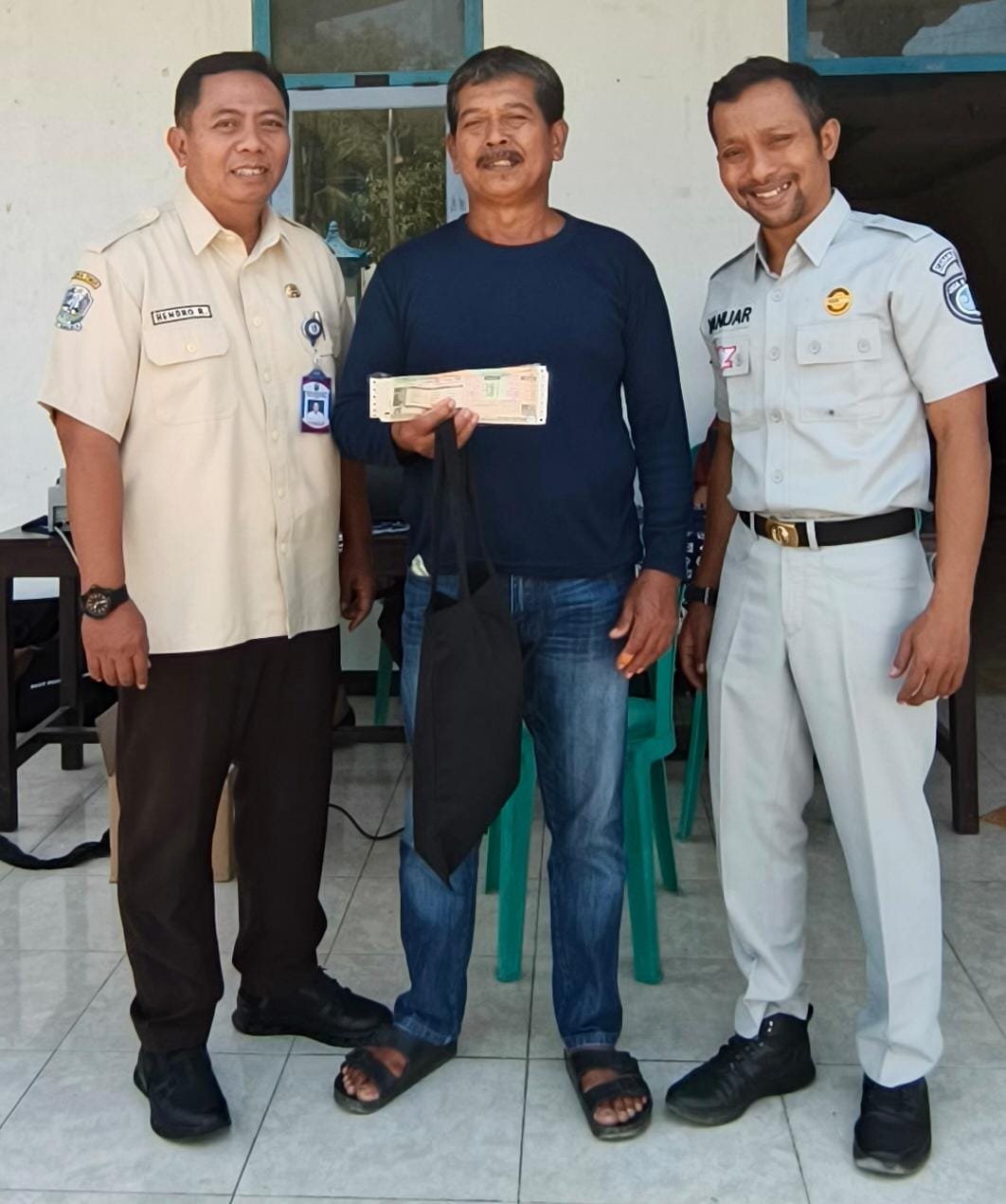 Layanan PASTI PKB Jasa Raharja Bersama Tim Pembina Samsat Pacitan Jemput Bola di Desa Jatigunung
