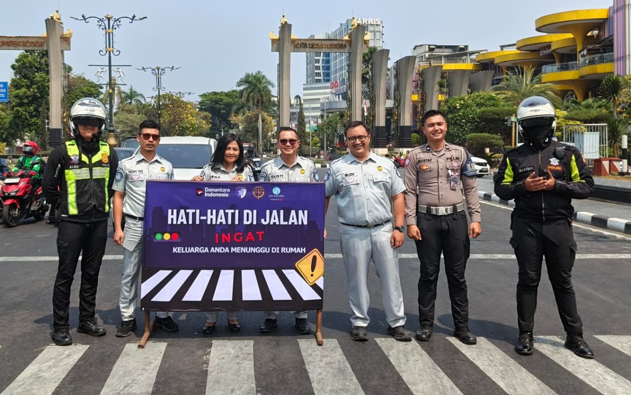 Jasa Raharja Bogor Hadirkan Safety Campaign Bersama Satlantas Polres Bogor, Ajak Pengguna Jalan di Simpang Cibinong City Mall Utamakan Keselamatan