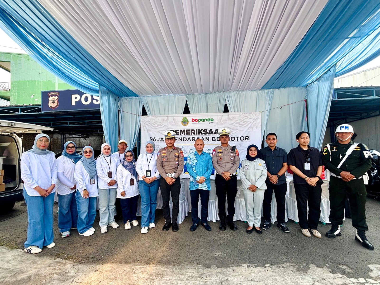 PT Jasa Raharja Kanwil Utama Jawa Barat Bergabung dalam Operasi Gabungan di Bundaran Alam Sari Sumedang