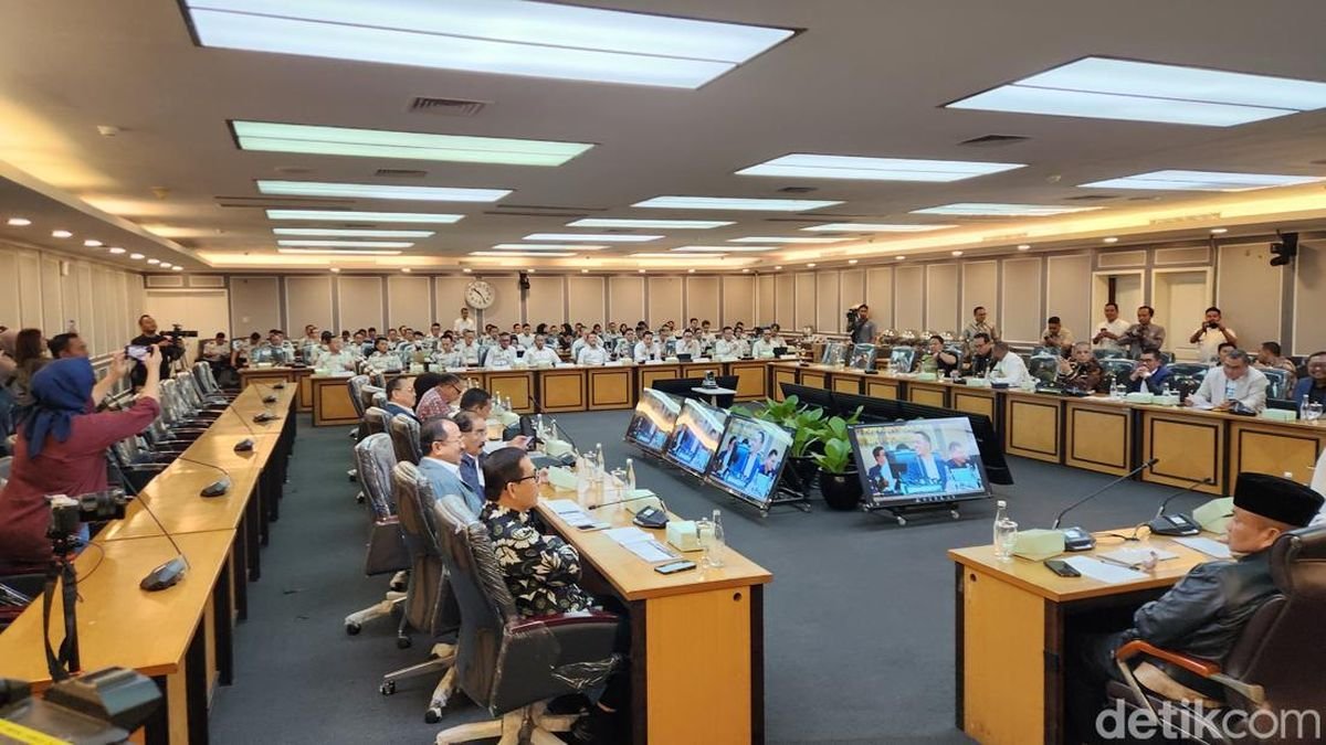 Dirjenpas Klarifikasi Temuan Barang di Lapas Cibinong kepada Komisi XIII DPR