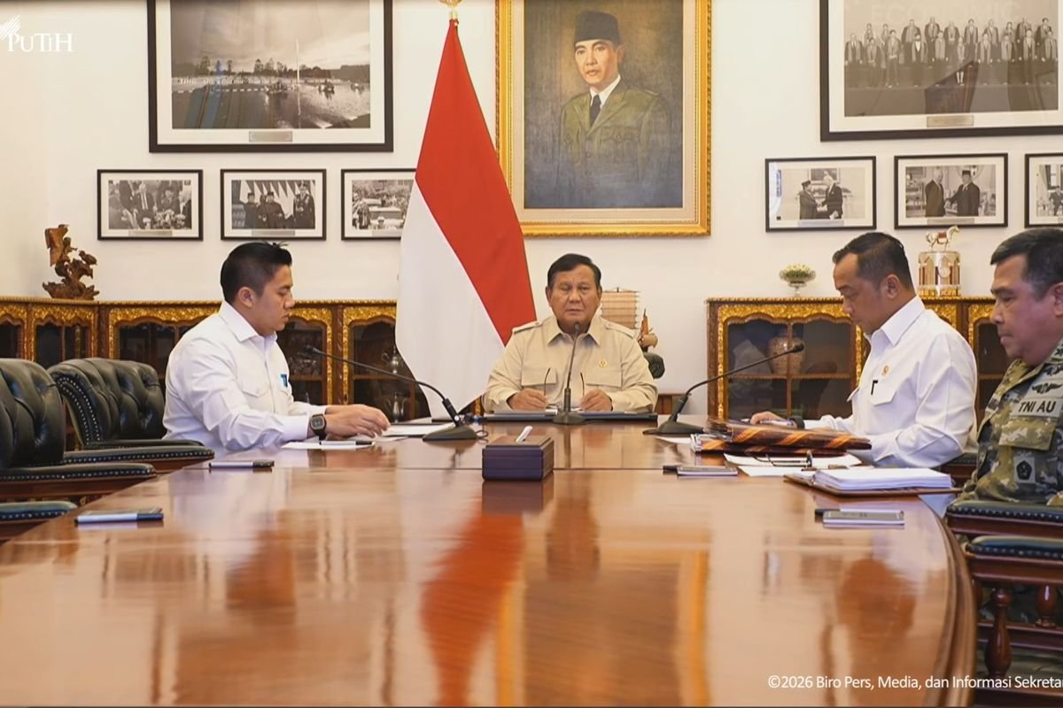 Prabowo Pimpin Rapat Penanganan Bencana, Minta Mitigasi Diperkuat