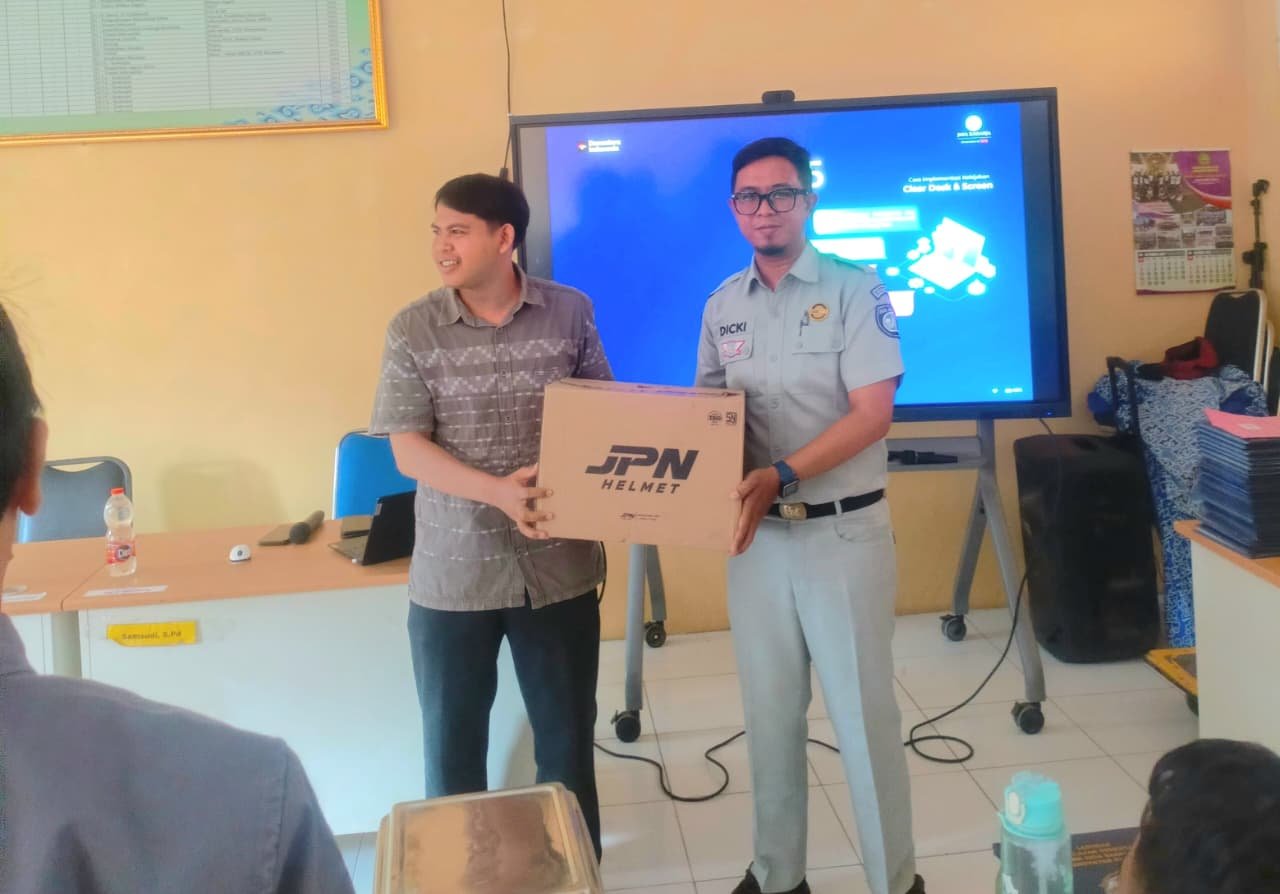 Upaya Keselamatan Lalu Lintas, PT Jasa Raharja (Persero) Cabang Cirebon Gelar Pengajar Peduli Keselamatan Lalu Lintas (PPKL) Di SMK Isda Kec Babakan Kab Cirebon