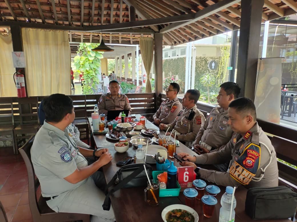 Upaya Peningkatan Keselamatan Lalu Lintas, PT Jasa Raharja (Persero) Cabang Cirebon Gelar Forum Komunikasi Lalu Lintas (FKLL) di Polresta Cirebon dan Polres Cirebon Kota