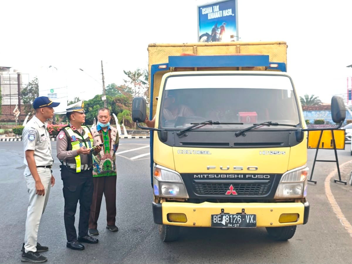 Jasa Raharja Bersama Stakeholder Gelar Operasi Gabungan dan Sosialisasi Keringanan Pajak di Kotabumi