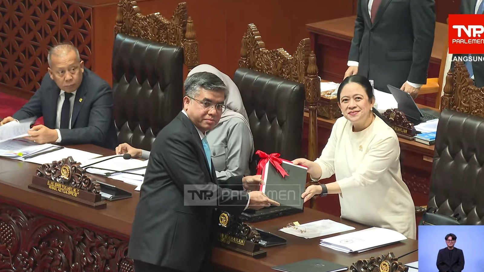 DPR Sahkan UU Perlindungan Ketenagakerjaan, Atur Upah hingga Tenaga Kerja Asing