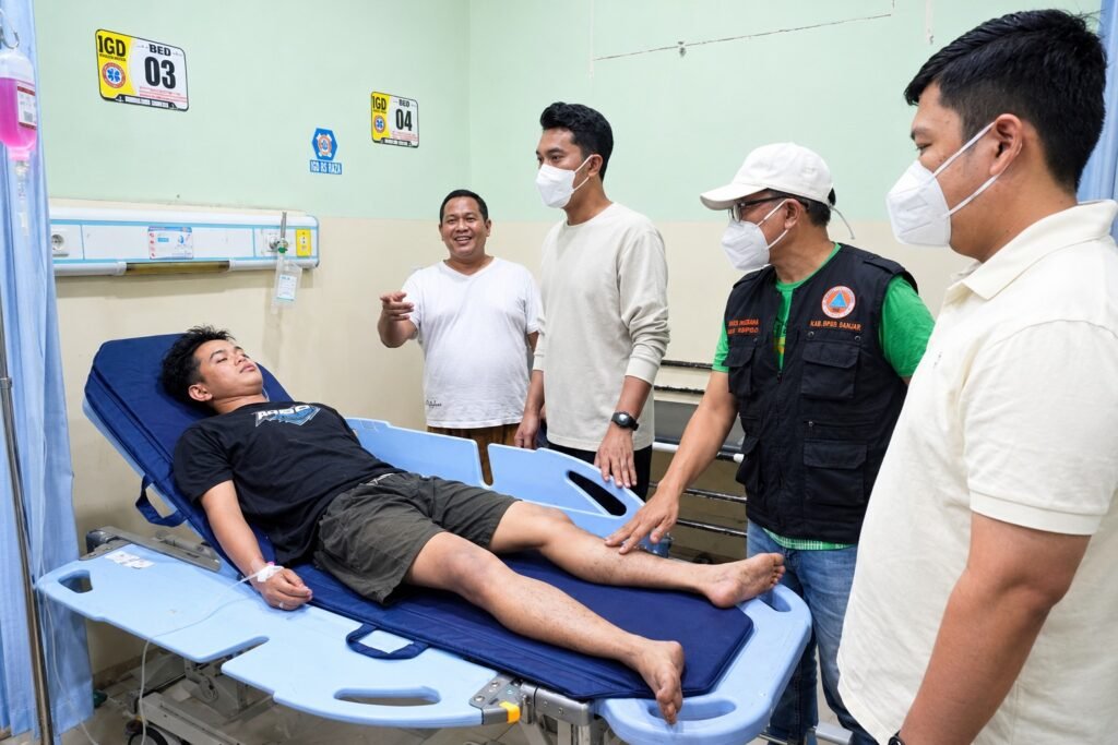 Terpapar Kabut Asap saat Padamkan Karhutla, 6 Relawan di Banjar Dirawat