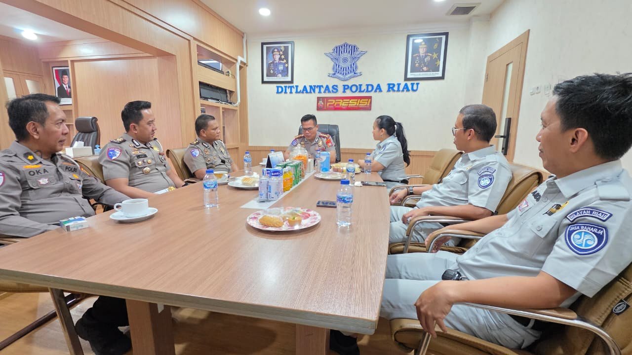 Perkuat Sinergi, Jasa Raharja Kanwil Riau Silaturahmi ke Dirlantas Polda Riau